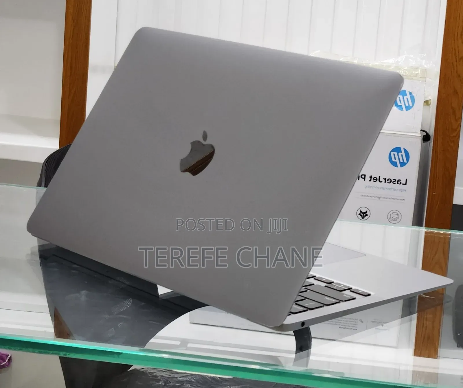 New Laptop Apple MacBook Air 2020 8GB Intel Core i3 SSD 256GB