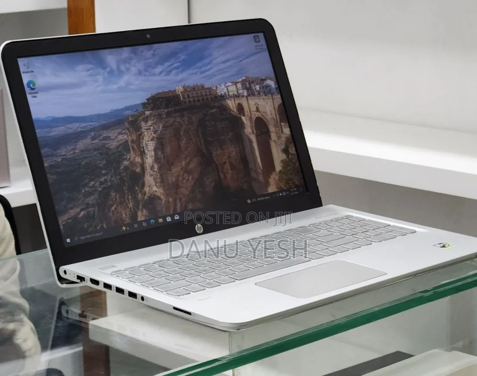 New Laptop HP Envy M6 8GB Intel Core i5 SSD 128GB