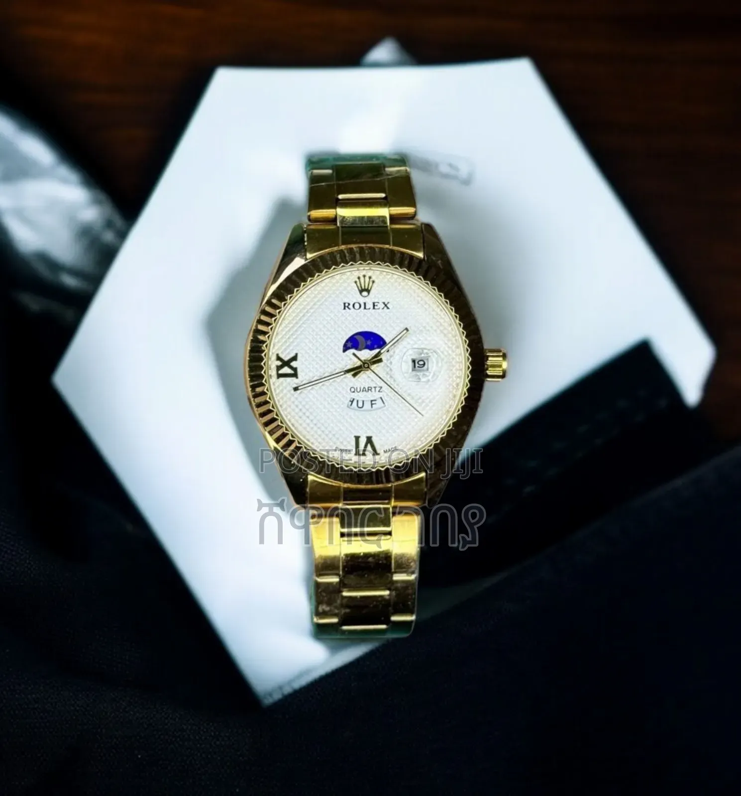 Men's Gold Rolex Quartz Watch - Luxury Timepiece
