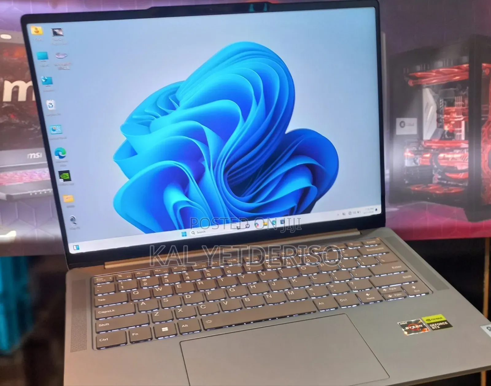 New Laptop Lenovo Yoga 700 16GB AMD Ryzen 7 SSD 512GB