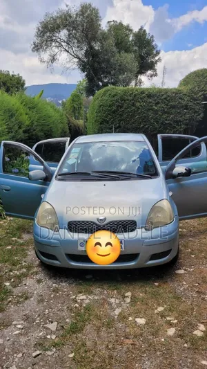 Toyota Vitz 2004 Blue