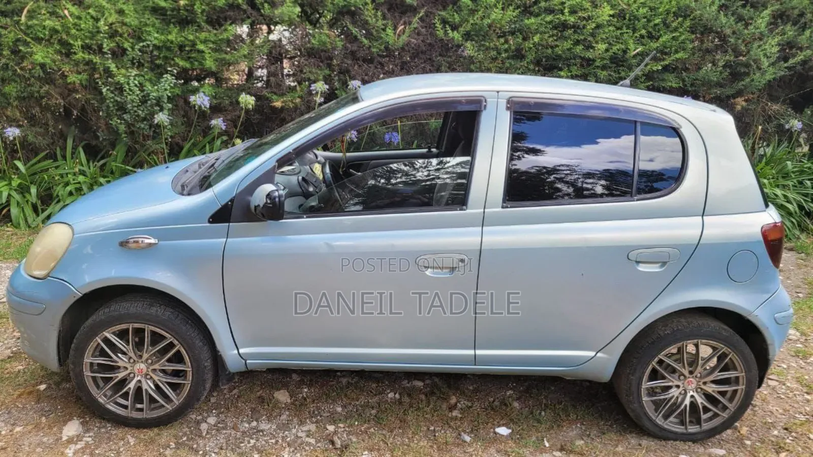 Toyota Vitz 2004 Blue