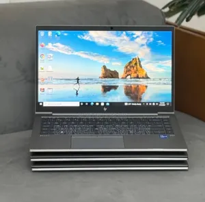 New Laptop HP ZBook Firefly G8 16GB Intel Core i7 SSD 512GB