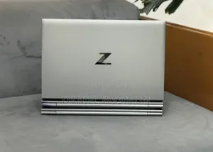 New Laptop HP ZBook Firefly G8 16GB Intel Core i7 SSD 512GB