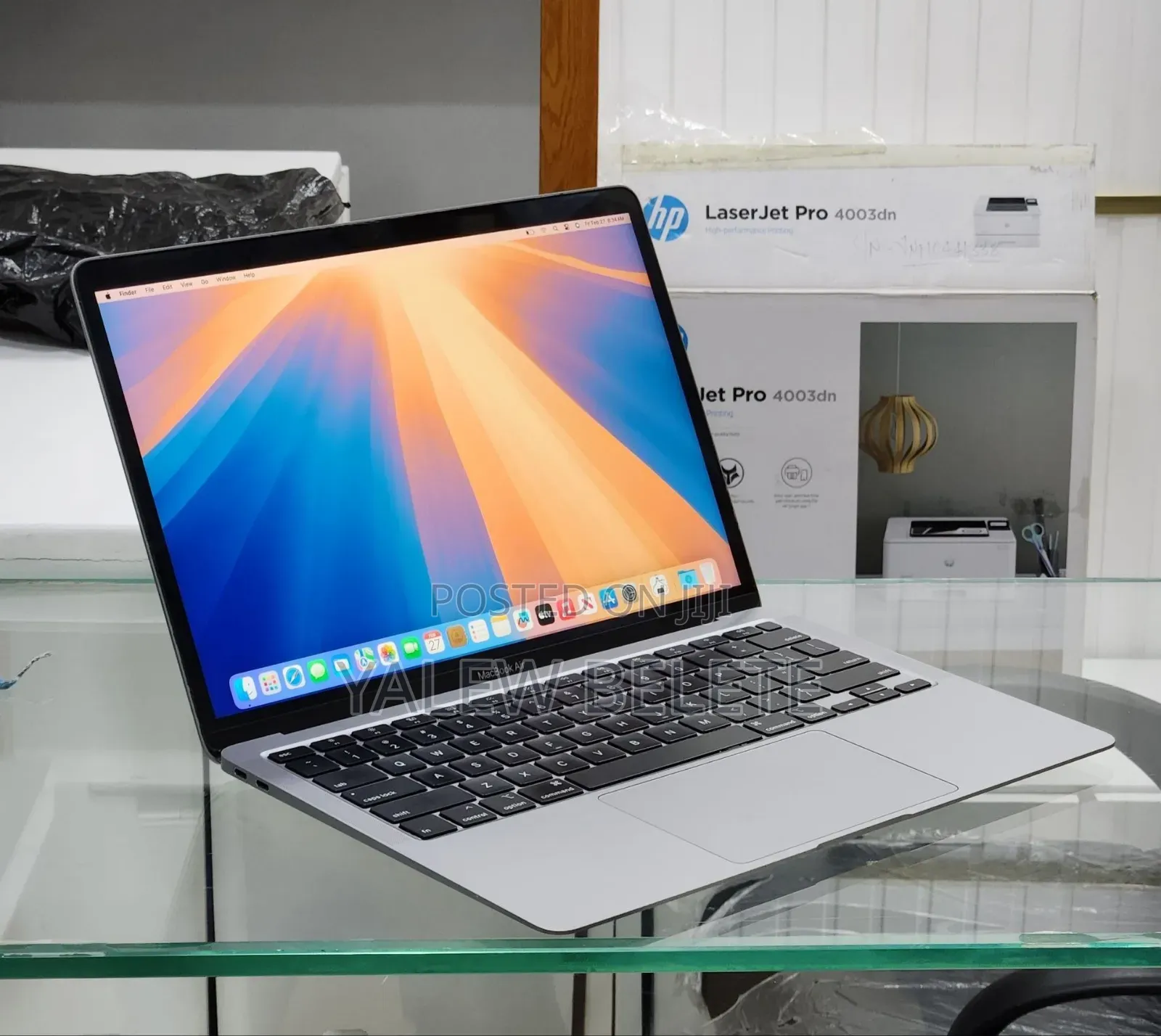 New Laptop Apple MacBook Air 2020 8GB Intel Core i3 SSD 256GB