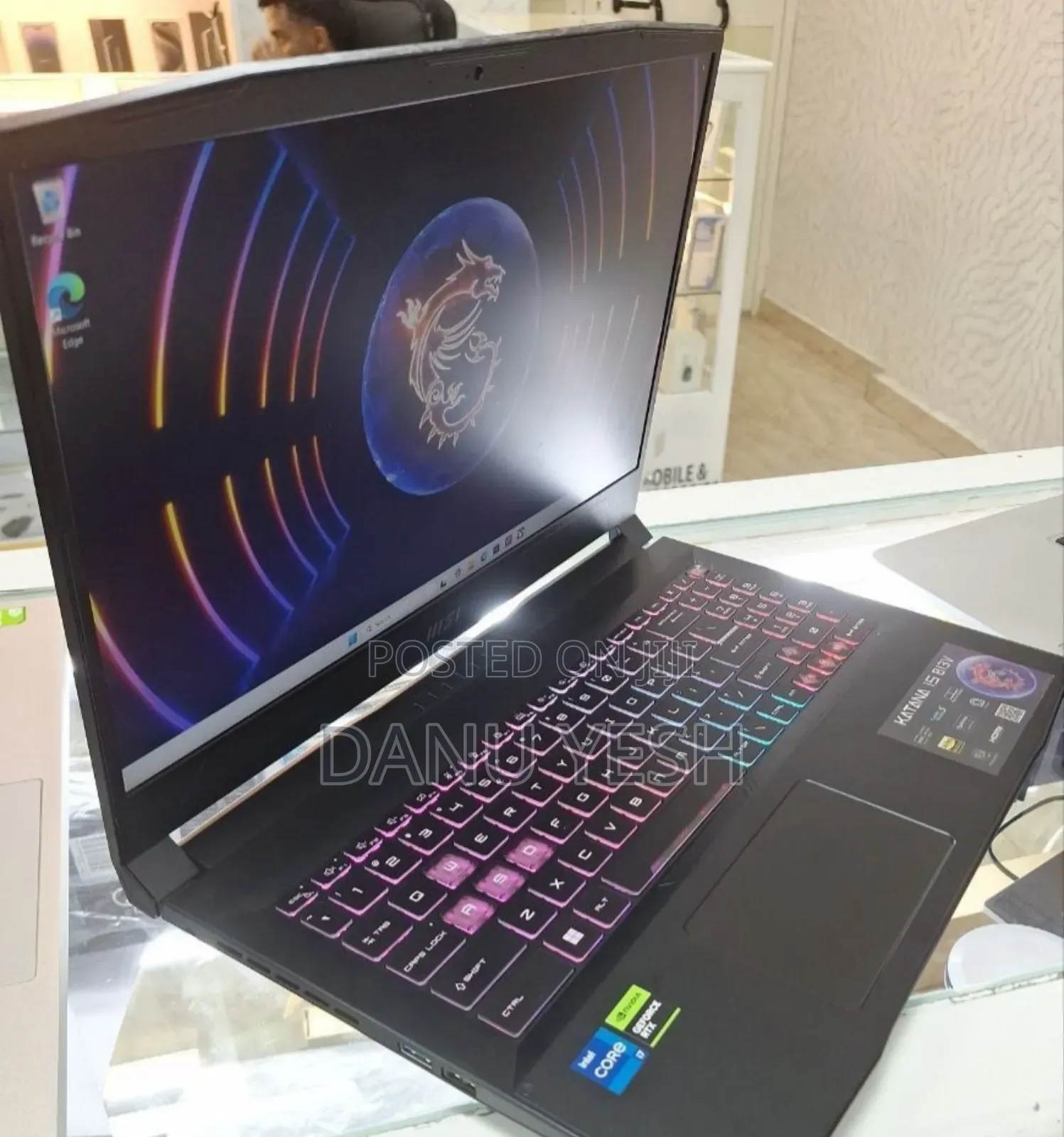 New Laptop MSI Cyborg 15 16GB Intel Core i7 SSD 1T