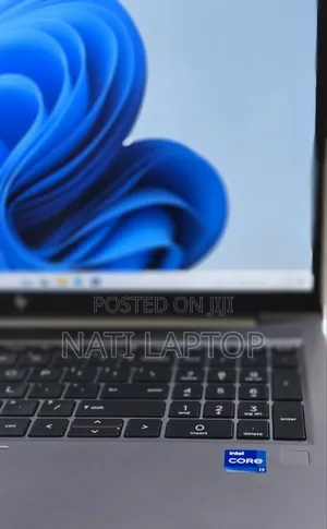 New Laptop HP ZBook Firefly G8 16GB Intel Core i7 SSD 512GB