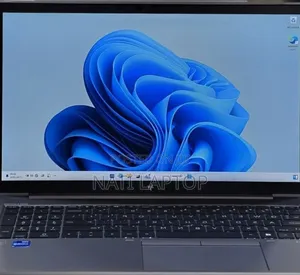 New Laptop HP ZBook Firefly G8 16GB Intel Core i7 SSD 512GB