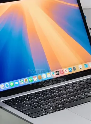 New Laptop Apple MacBook 2020 8GB Intel Core i3 SSD 256GB