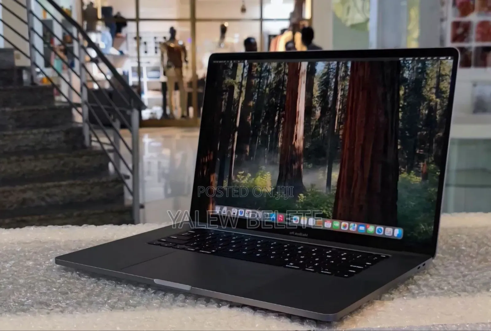 New Laptop Apple MacBook Pro 2019 16GB Intel Core i7 SSD 512GB