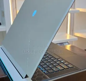 New Laptop Alienware Area-51m 16GB Intel Core Ultra 7 SSD 1T
