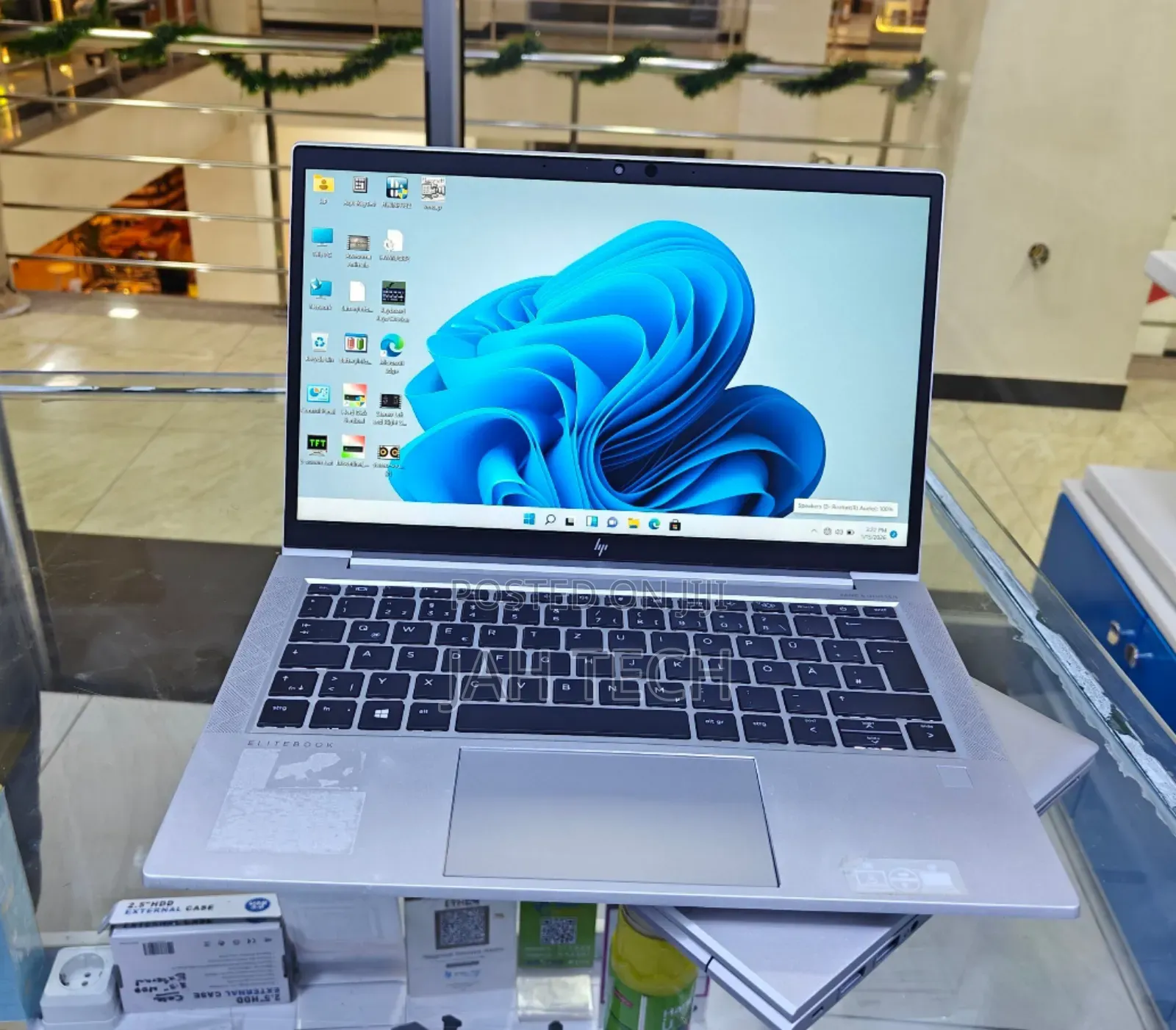 New Laptop HP EliteBook 830 G8 8GB Intel Core i5 SSD 512GB