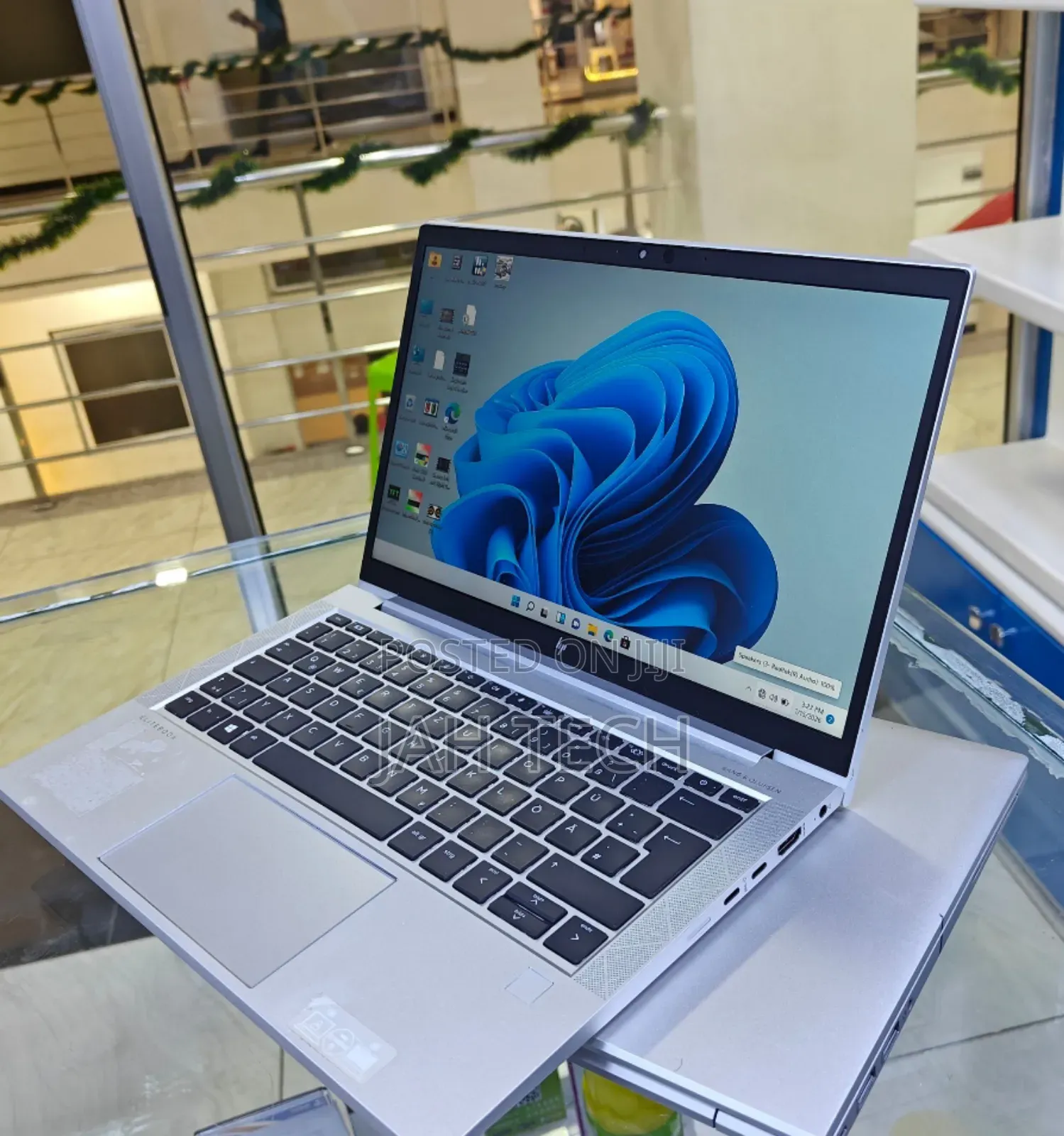 New Laptop HP EliteBook 830 G8 8GB Intel Core i5 SSD 512GB