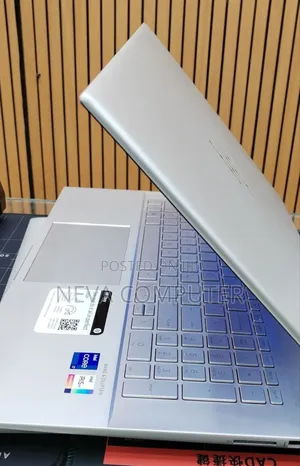 New Laptop HP Envy 13 12GB Intel Core i7 SSD 512GB