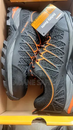 ዘናጭ ብረት ለበስ Safety Shoe
