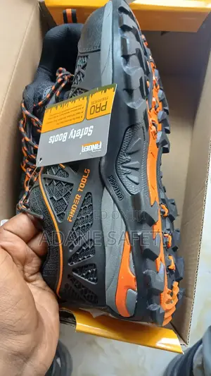 በ Finder Safety Shoe ይዘንጡ ደህንነቶን ይጠብቁ