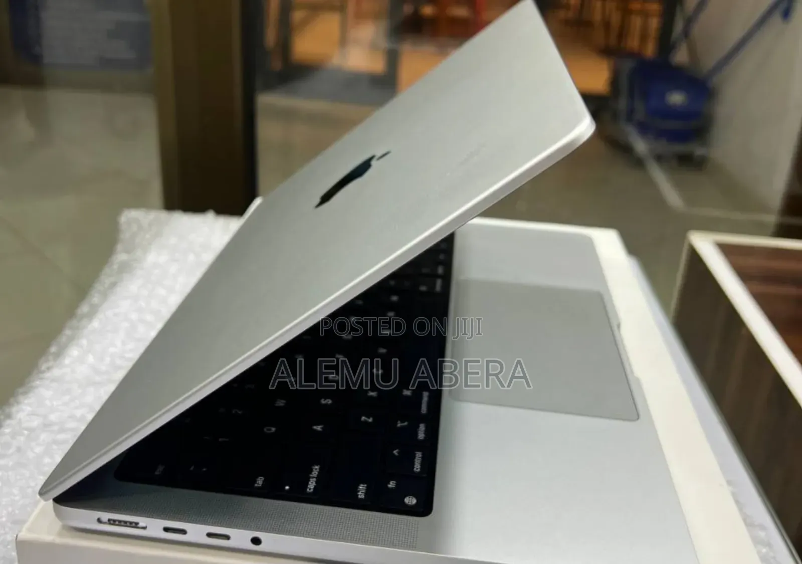 New Laptop Apple MacBook Pro M1 16GB Apple M1 Pro SSD 512GB