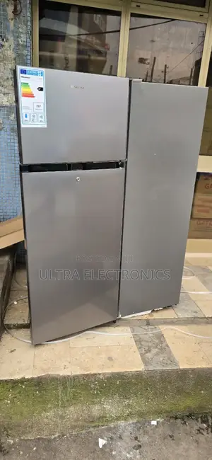Hisense Refrigerator, Likely a 270-Liter or 270liter Double-Door Model