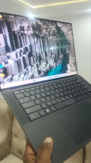 New Laptop Dell XPS 15 16GB Intel Core i7 SSD 512GB