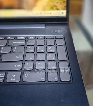 New Laptop Lenovo 12GB Intel SSD 256GB