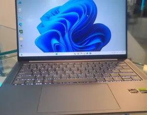 New Laptop Lenovo Legion Pro 7 16GB Intel Core i7 SSD 512GB