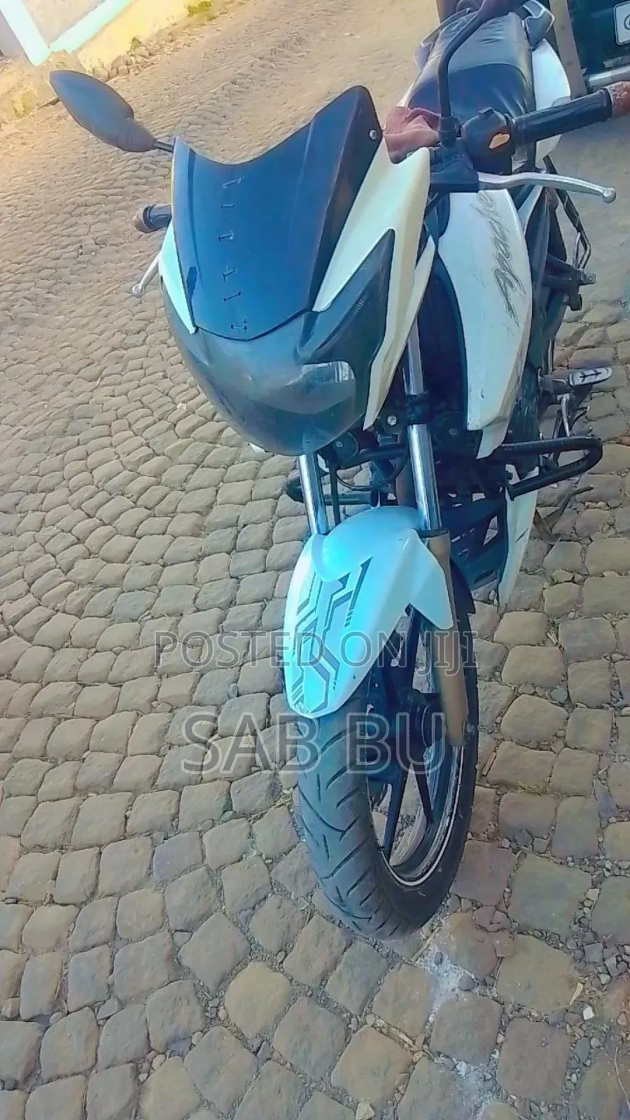 TVS Apache 180 RTR 2019 White