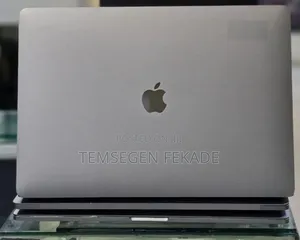 New Laptop Apple MacBook Pro 2017 16GB Intel Core i7 SSD 512GB