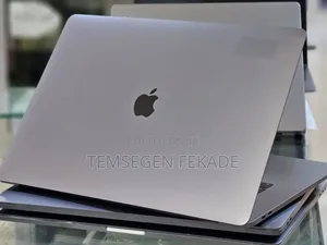 New Laptop Apple MacBook Pro 2017 16GB Intel Core i7 SSD 512GB