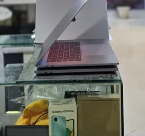 New Laptop Apple MacBook Pro 2017 16GB Intel Core i7 SSD 512GB