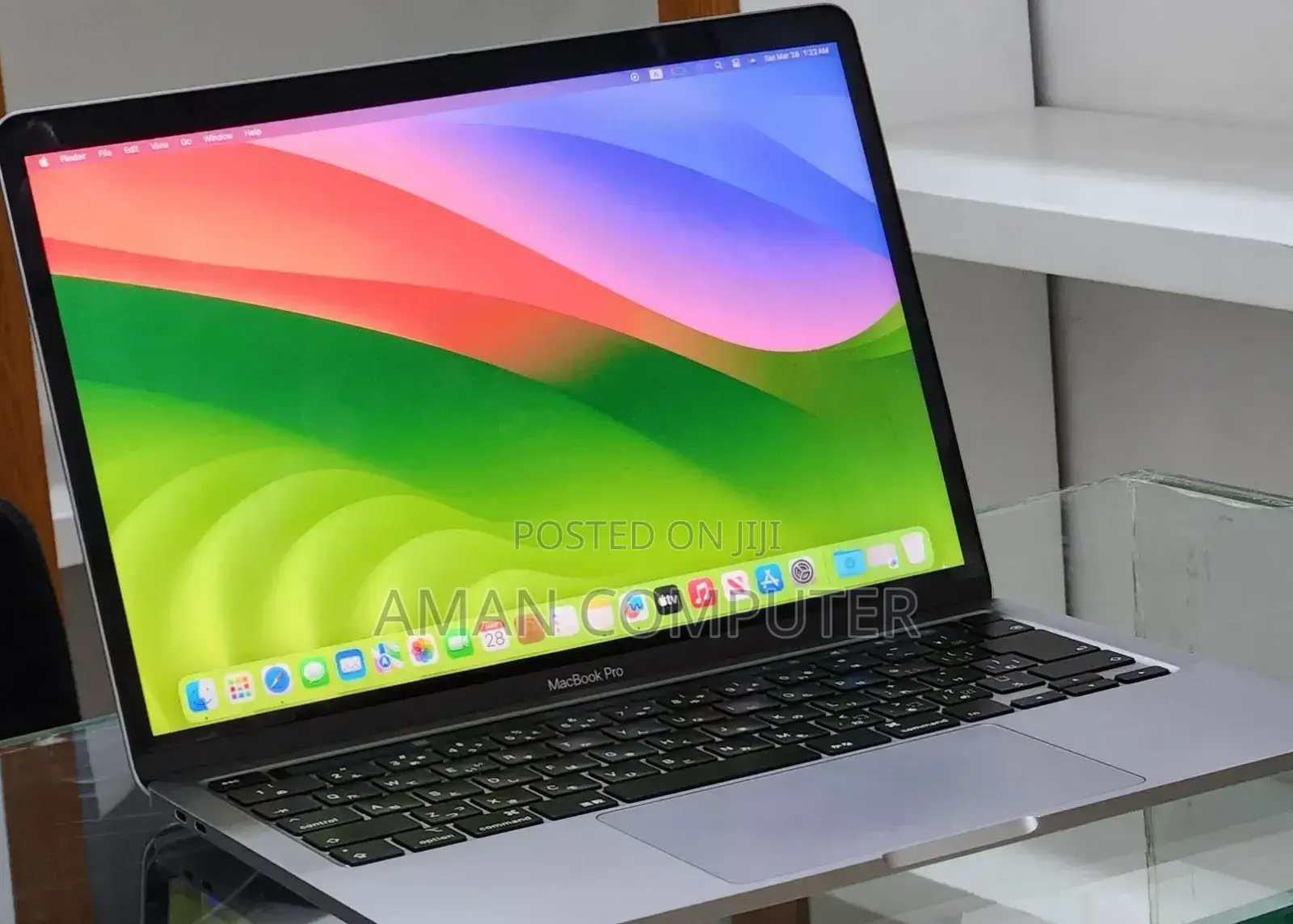 New Laptop Apple MacBook Pro 2020 8GB Intel Core i5 SSD 512GB