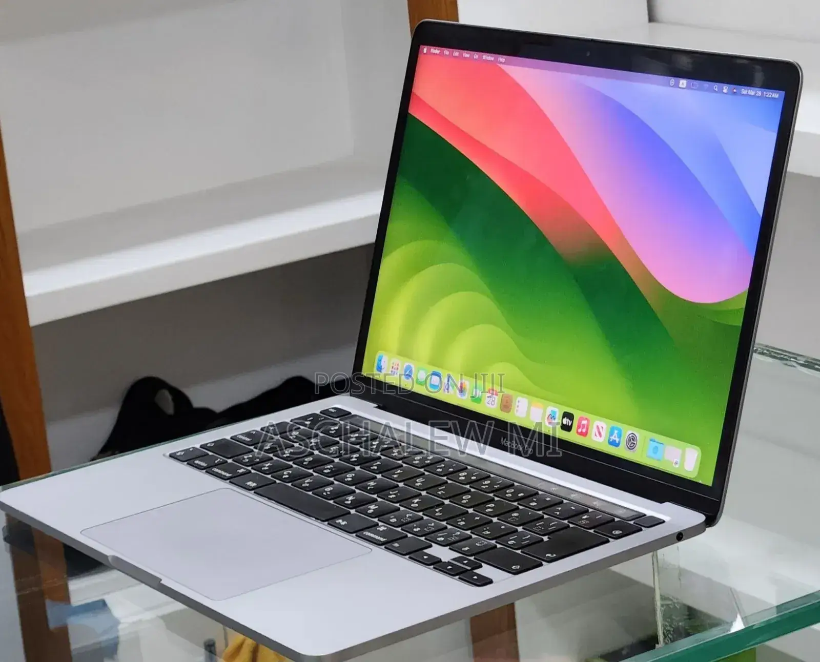 New Laptop Apple MacBook Pro 2020 8GB Intel Core i5 SSD 512GB