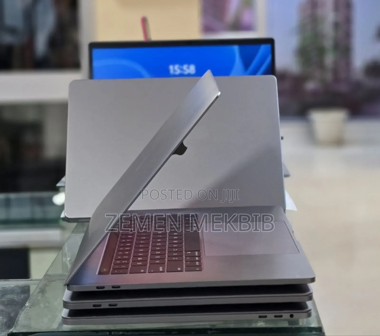 New Apple MacBook Pro 2017 16GB Intel Core i7 SSHD (Hybrid) 512GB