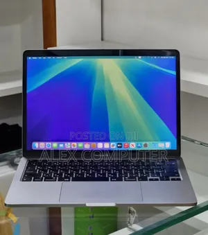 New Laptop Apple MacBook Pro 8GB Intel Core i5 SSD 512GB