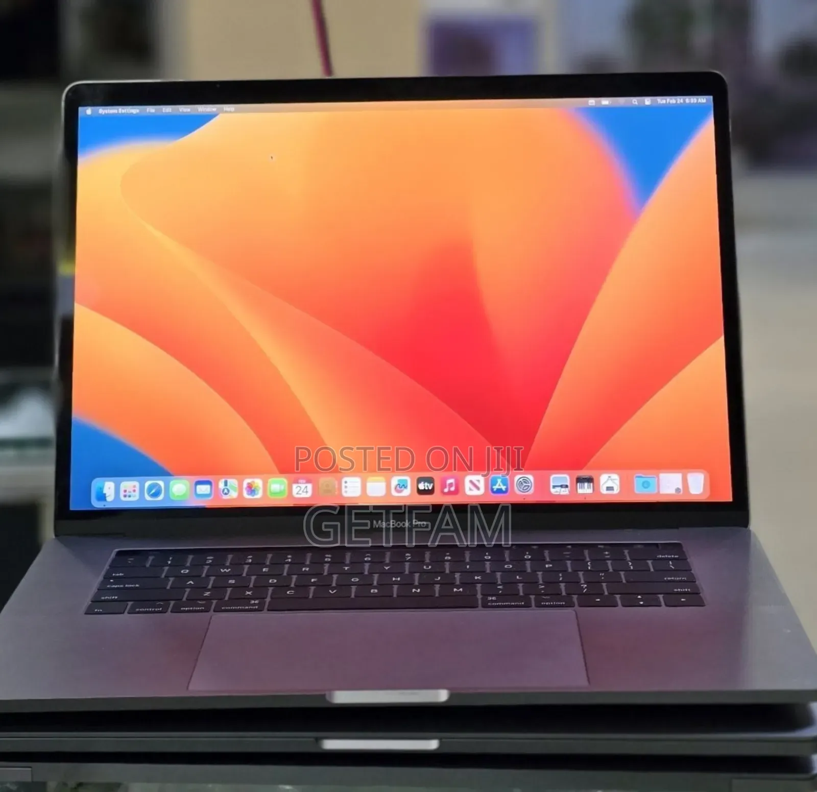 New Laptop Apple MacBook Pro 2017 16GB Intel Core i7 SSD 512GB