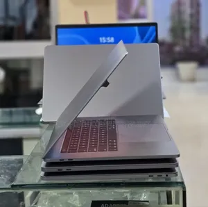 New Laptop Apple MacBook Pro 2017 16GB Intel Core i7 SSD 256GB