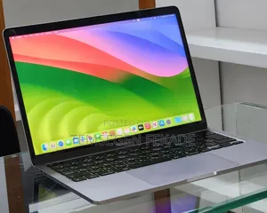 New Laptop Apple MacBook Pro 2020 8GB Intel Core i5 SSD 512GB