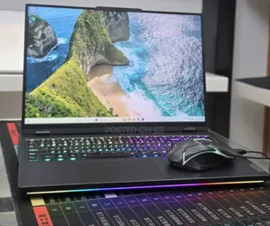 New Laptop Lenovo Legion Pro 7 48GB Intel Core i9 SSD 1T