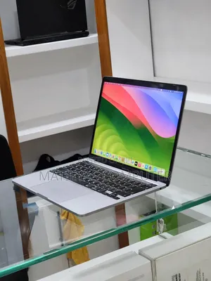 New Laptop Apple MacBook Pro 2020 8GB Intel Core i5 SSD 512GB