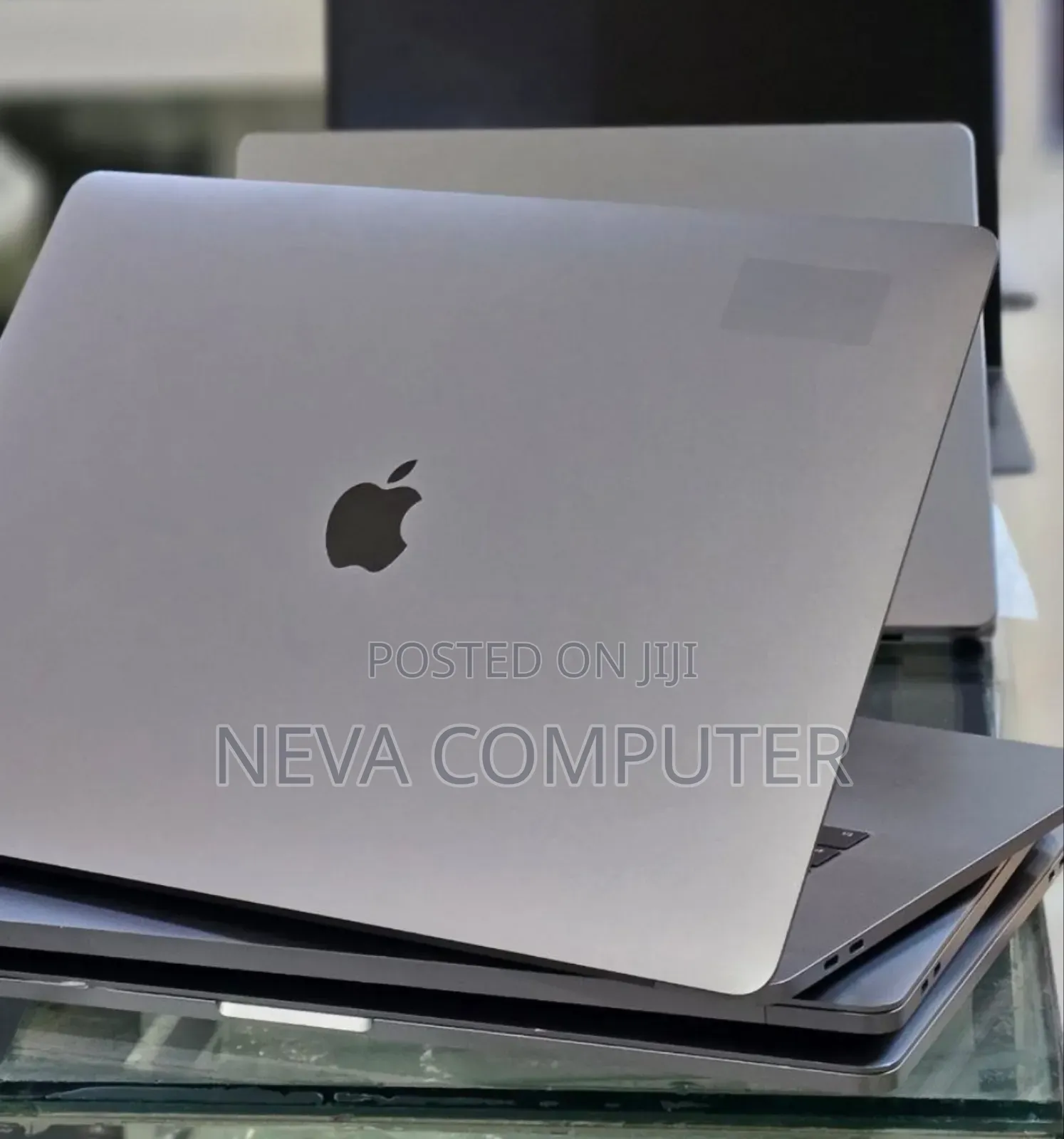 New Laptop Apple MacBook Pro 16GB Intel Core i7 SSD 512GB