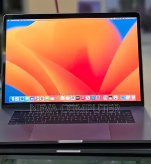 New Laptop Apple MacBook Pro 16GB Intel Core i7 SSD 512GB