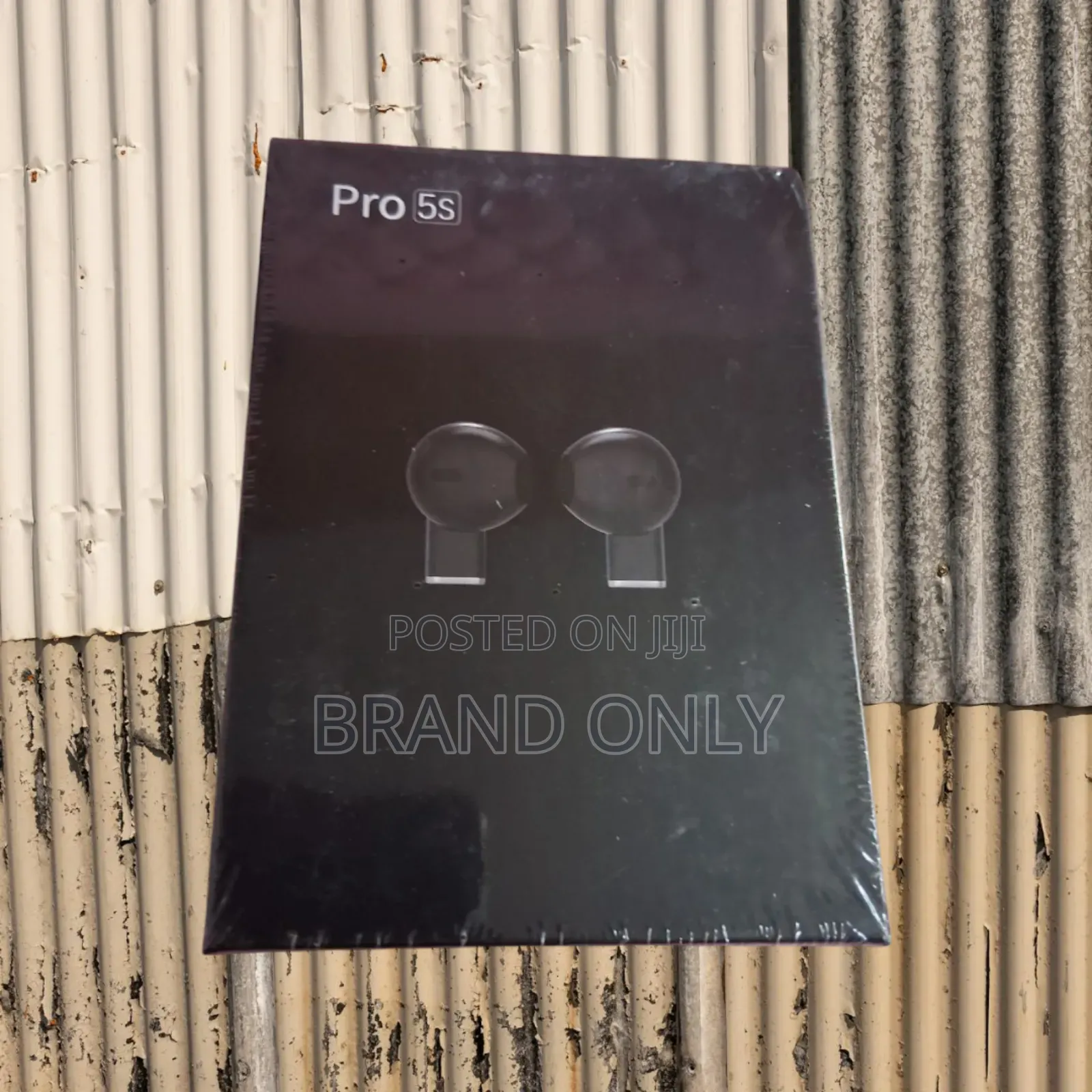 Pro 5s Black: Ultra-Lightweight TWS Earbuds