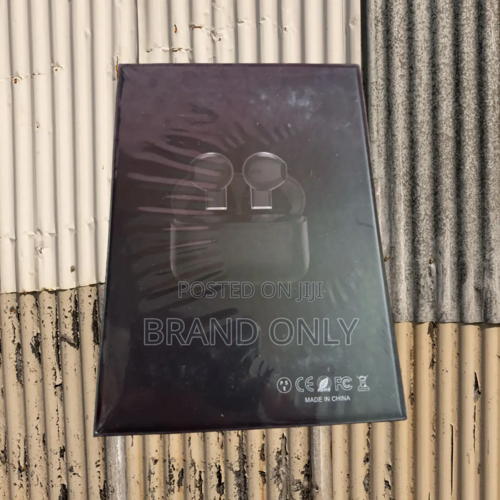 Pro 5s Black: Ultra-Lightweight TWS Earbuds