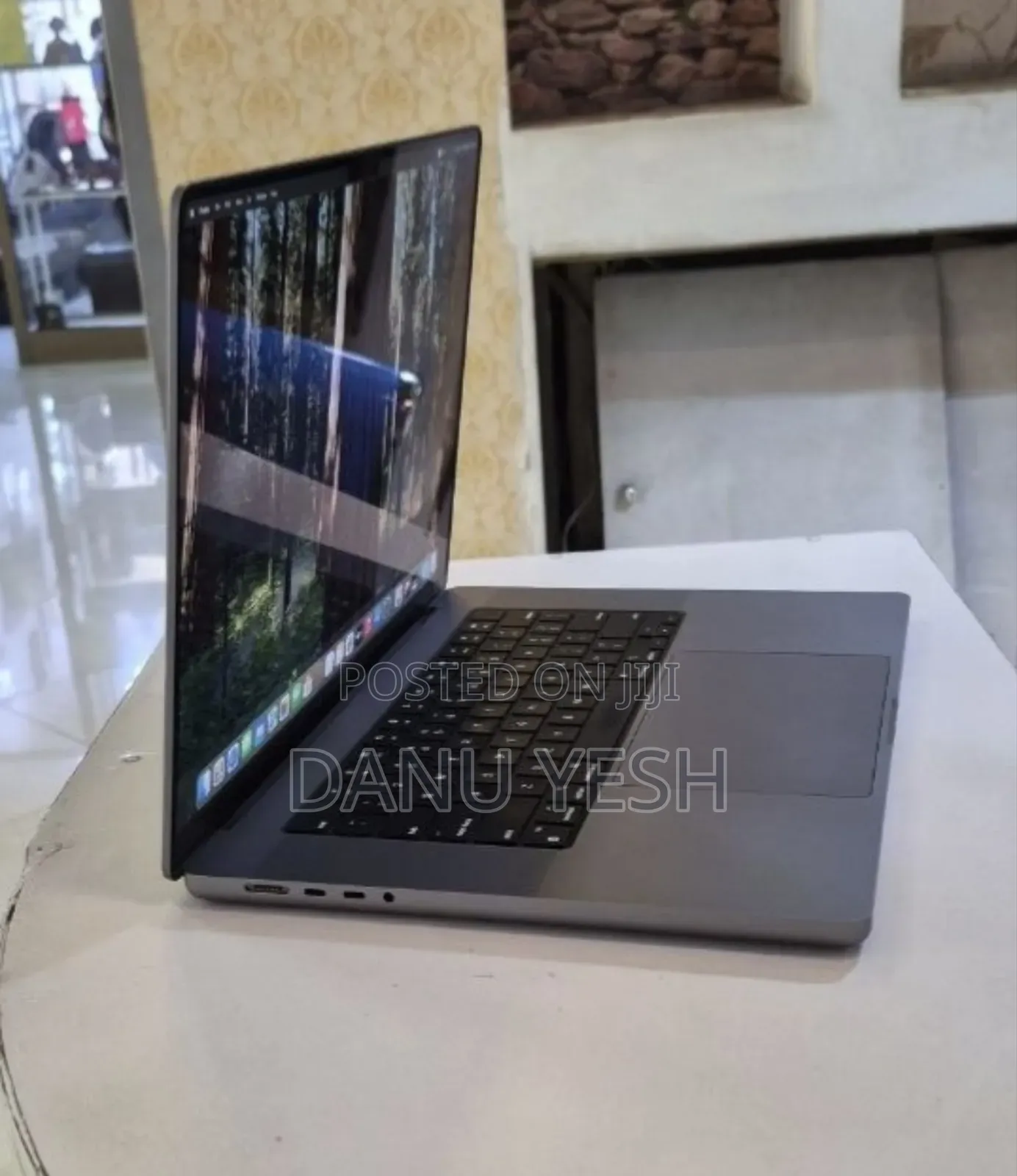 New Laptop Apple MacBook Pro 2021 M1 16GB Apple M1 Pro SSD 1T
