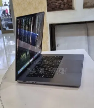 New Laptop Apple MacBook Pro 2021 M1 16GB Apple M1 Pro SSD 1T