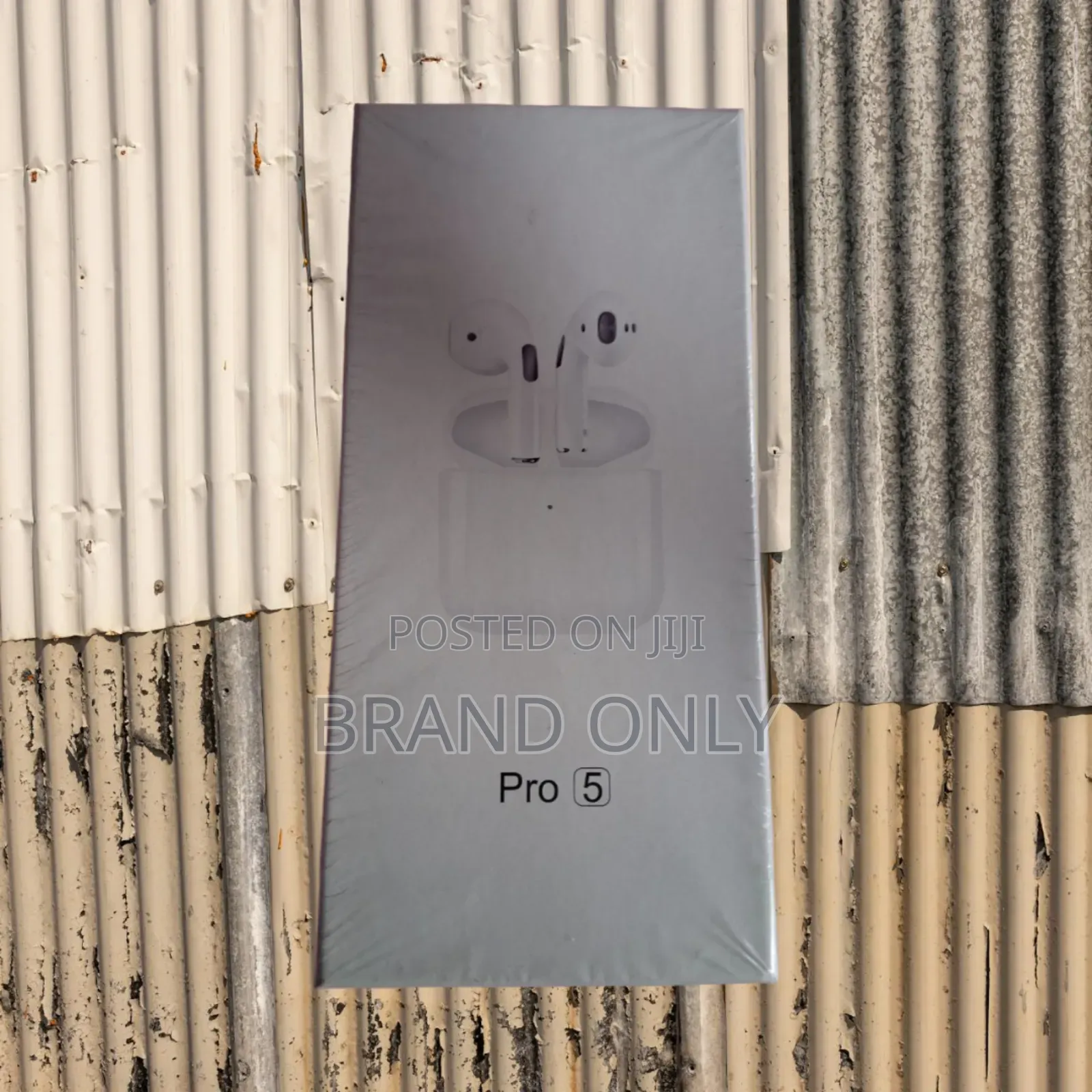 High-Quality Pro 5 White Bluetooth Earbuds