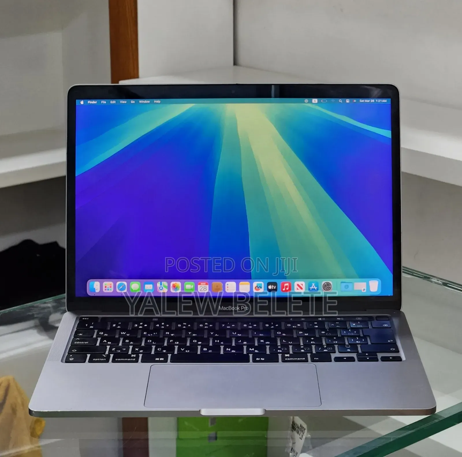 New Laptop Apple MacBook 2020 8GB Intel Core i7 SSD 512GB
