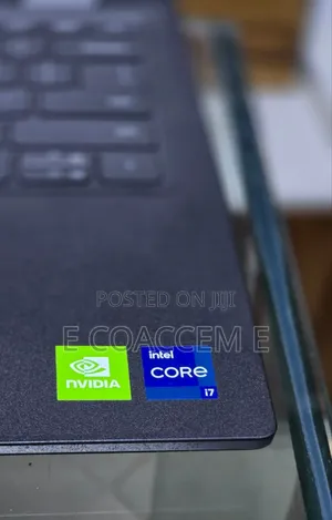 New Laptop Dell Latitude 3320 8GB Intel Core i7 SSD 256GB