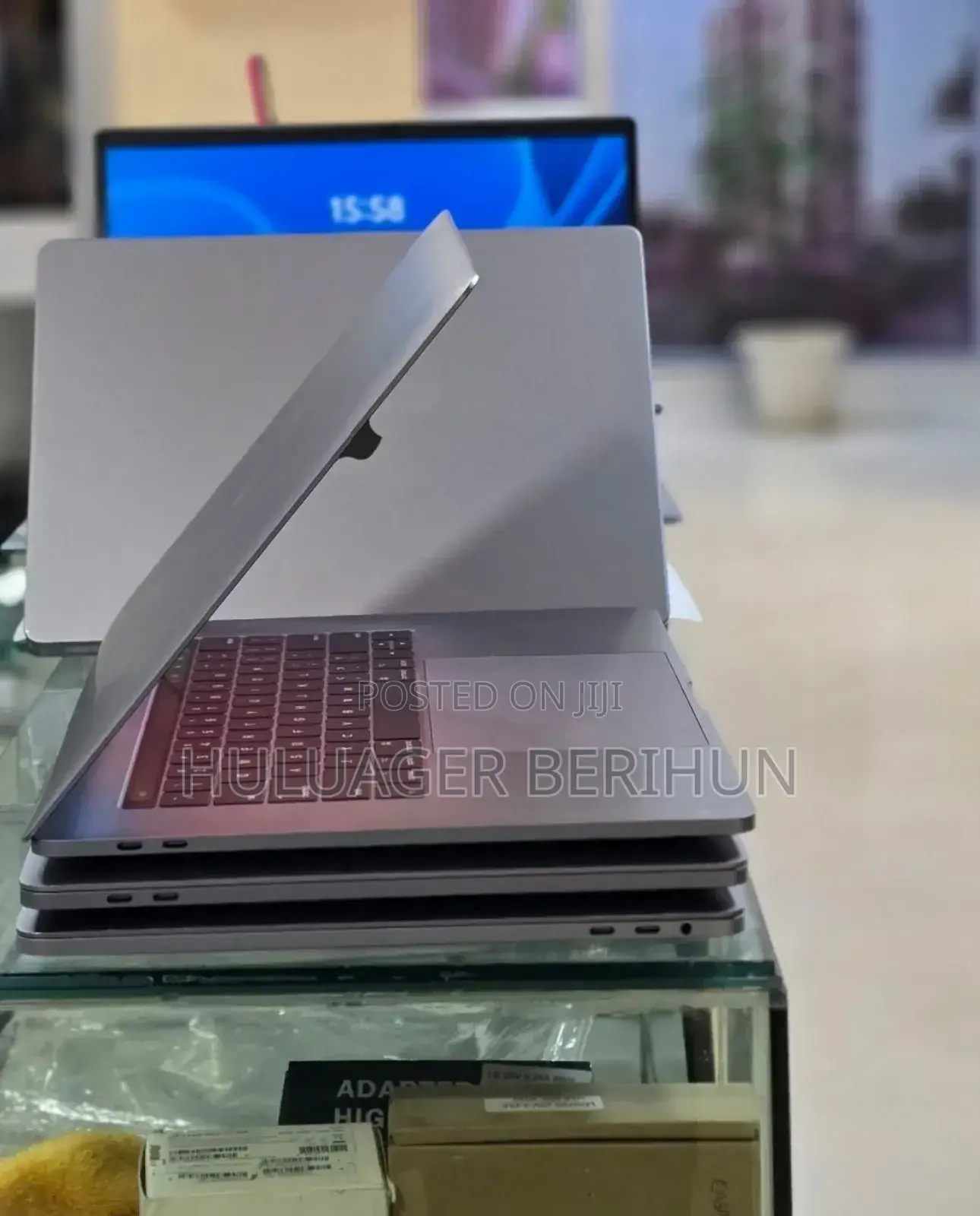 New Laptop Apple MacBook Pro 2017 16GB Intel Core i7 SSD 512GB