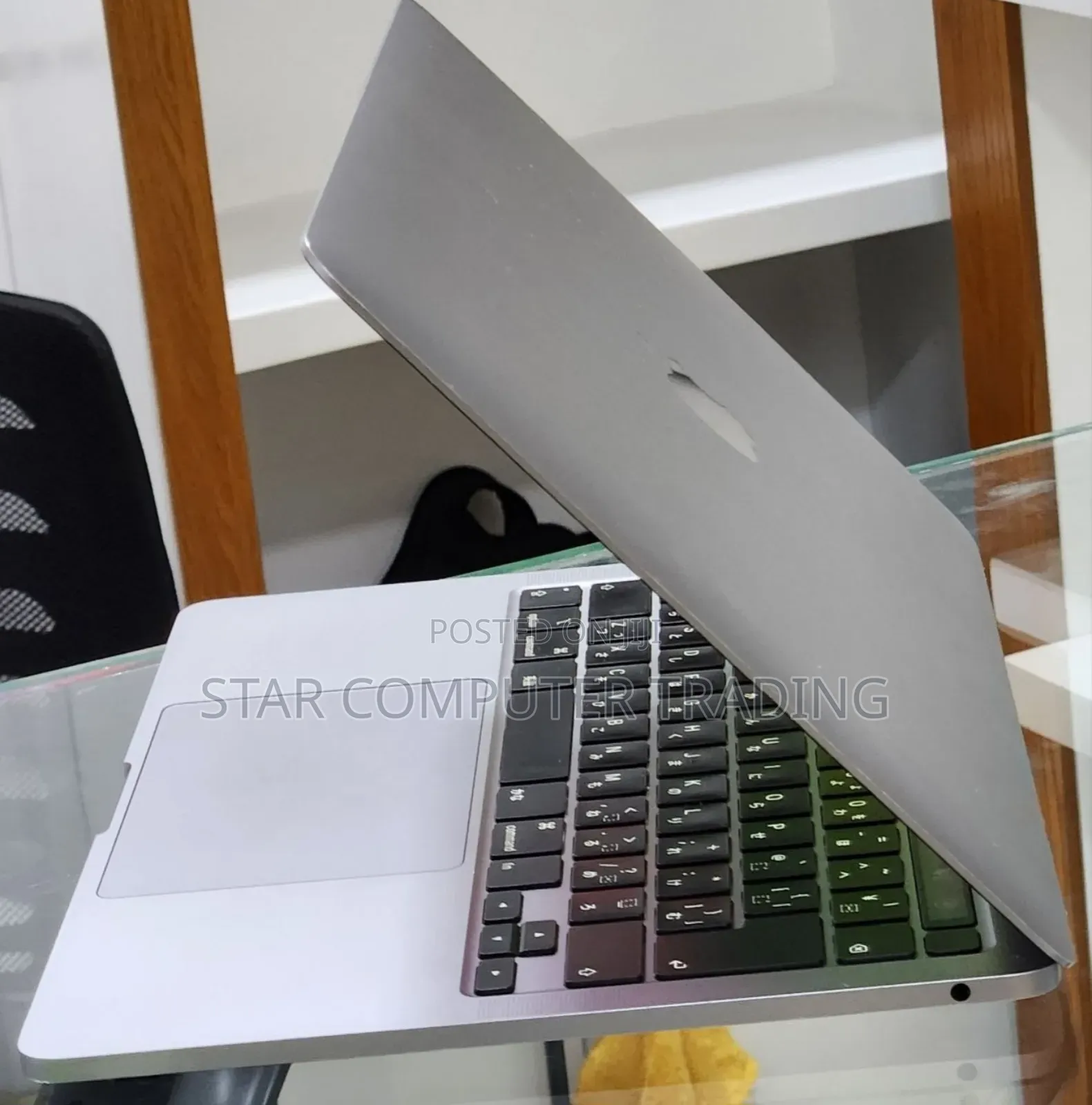 New Laptop Apple MacBook Pro 2020 8GB Intel Core i5 SSD 512GB