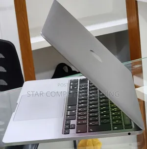 New Laptop Apple MacBook Pro 2020 8GB Intel Core i5 SSD 512GB